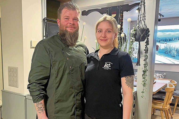 Im Restaurant Gilgenberg: das Ehepaar Sandro und Lea Laffranchi. Foto: Bea Asper