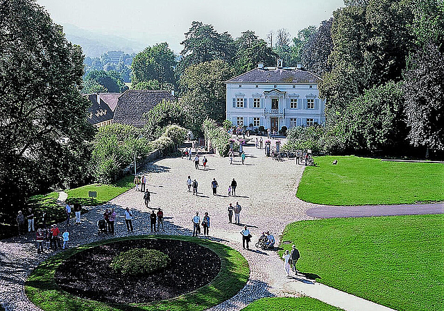 Aus der Vogelperspektive: Die Merian-Villa in Unter-Brüglingen. Foto: ZVG