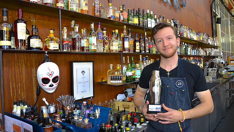 «Der perfekte Abschluss»: Ausgezeichnet als das schweizweit «Best Barkeeper Talent» verlässt Stefano G. Haegi das «Werk8» und beginnt noch diesen Herbst das Studium an der Hotelfachschule Luzern. Foto: Thomas Kramer