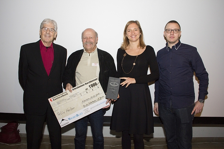 «Ich habe immer gut abgeschnitten.» Felix Heiber, ehemaliger Coiffeur und Gewinner der Arlesheimer Kurzfilmtage 2015, umrahmt von der dreiköpfigen Jury mit Rolf Kämpf (l.), Esther Keller und David Borter. Fotos: ZVG/Valentina De Pasquale