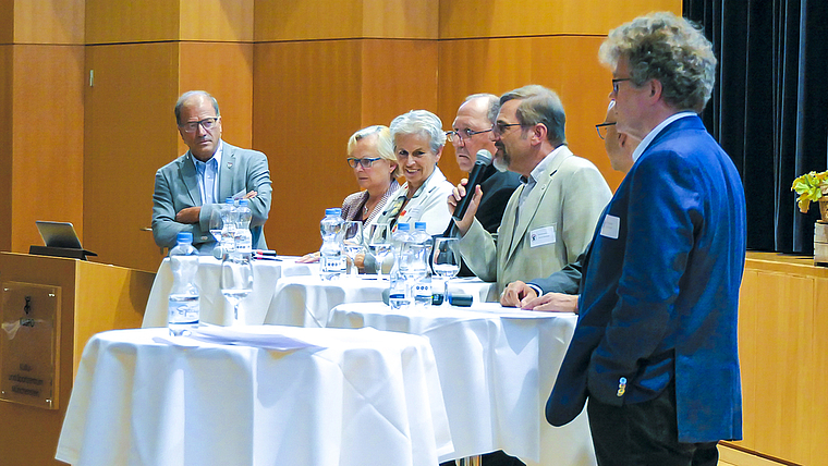 Rück- und Ausblick: Die Gemeinderäte stellten die Pläne und Ziele ihrer jeweiligen Departemente vor. Foto: ZVG