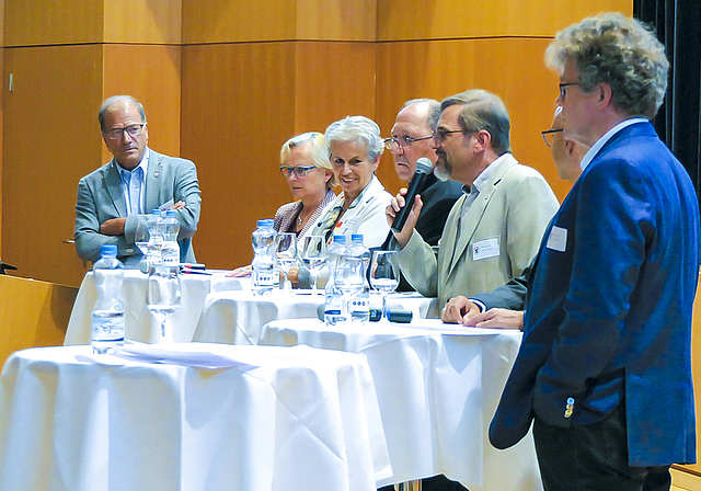 Rück- und Ausblick: Die Gemeinderäte stellten die Pläne und Ziele ihrer jeweiligen Departemente vor.  Foto: ZVG