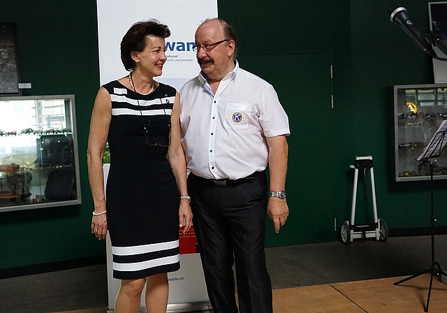 Unter Präsidenten: Sylvia Saner, Kiwanis Breitenbach, und Rolf Saladin, Kiwanis Dornach.  Foto: ZVG