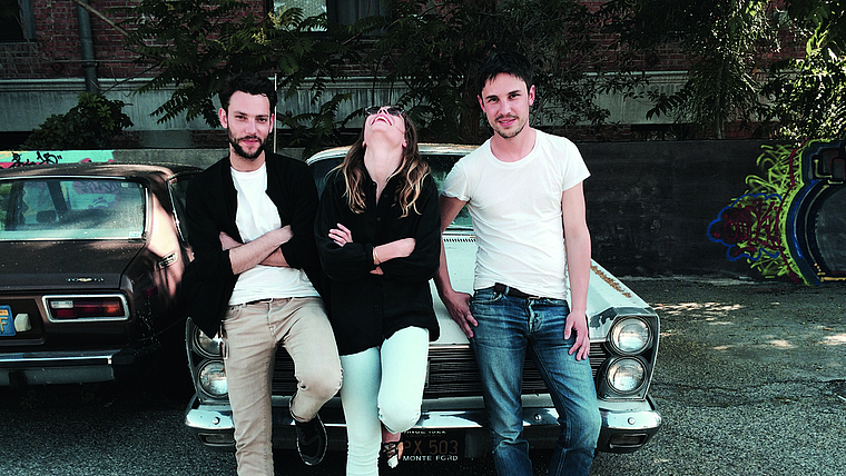 Erfrischend: Anna Rossinelli mit Bandkollegen Manuel Meisel (l.) und Georg Dillier. Fotos: ZVG