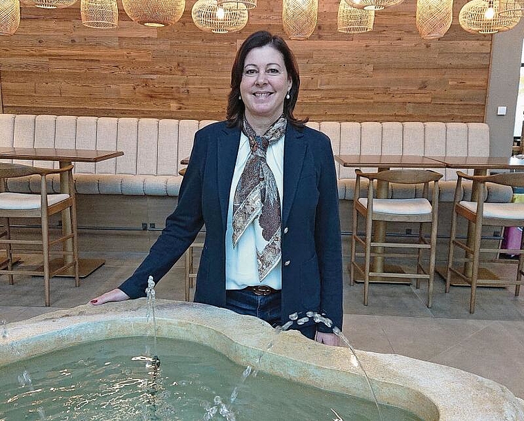 Stellt zwei Anträge: Christine Frey möchte, dass der Gemeinderat die Preiserhöhung im Detail begründet und dass die Kompetenz über die Festlegung des Wasserzinses wieder an die Gemeindeversammlung zurückgeht. Foto: Tobias Gfeller