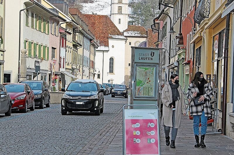 Digitale Zukunft: Wer vor verschlossenen Türen steht, kann nun auch digital einkaufen.Foto: Gini Minonzio