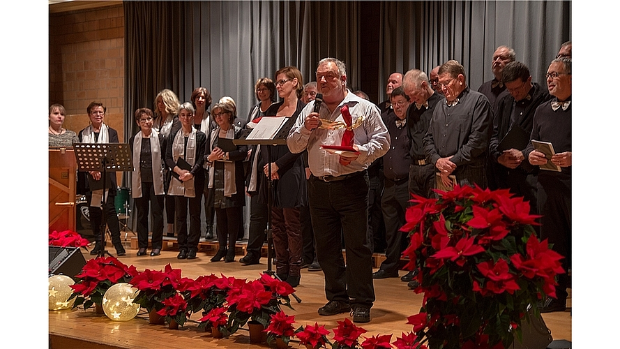 Der Gastgeber: Andreas Riss, Präsident des Lions-Clubs Laufental-Thierstein, bedankt sich bei den musikalischen Gästen. Der Gastgeber: Andreas Riss, Präsident des Lions-Clubs Laufental-Thierstein, bedankt sich bei den musikalischen Gästen.