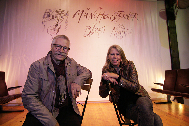 Bieten dem Blues eine Bühne: Stefan Jegge und Brigitte Strahm, Organisatoren der Münchensteiner Bluesnight. Foto: Lukas Hausendorf