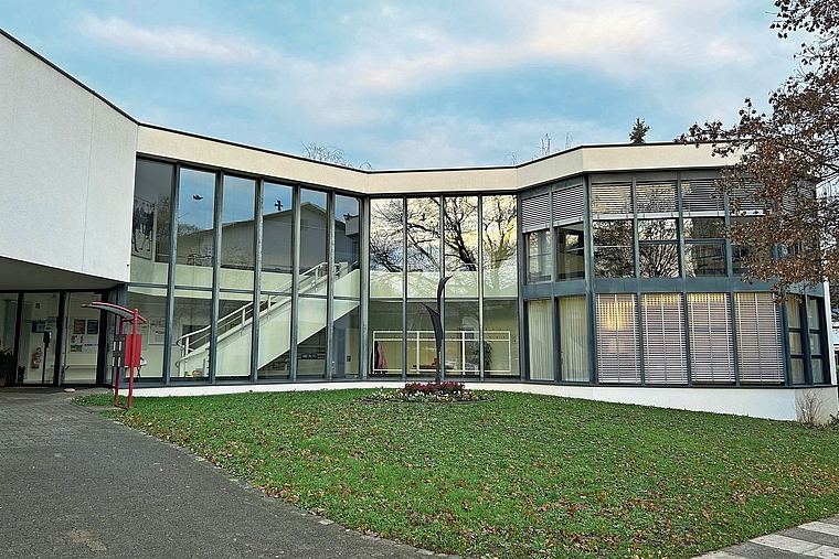 Ab kommendem Sommer: Im Steinackerhaus der Evangelisch-Reformierten Kirchgemeinde Aesch-Pfeffingenkommt ein Doppelkindergarten unter. Foto: Nicolas Blust