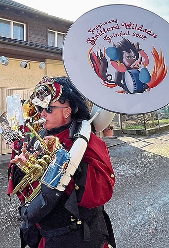 Aus Grindel angereist: Die Guggemusig «Stritterä Wildsau. Aus Grindel angereist: Die Guggemusig «Stritterä Wildsau.