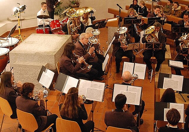 Im Takt: Die Musikgesellschaft Fehren unterhielt ihr Publikum mit Evergreens aus verschiedenen Jahrzehnten. Foto: Melanie Brêchet