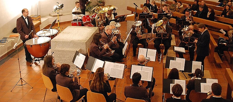 Im Takt: Die Musikgesellschaft Fehren unterhielt ihr Publikum mit Evergreens aus verschiedenen Jahrzehnten. Foto: Melanie Brêchet