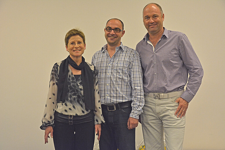 Höchste Reinacher: Die scheidende Einwohnerratspräsidentin Ruth Schaller (FDP) mit ihrem Nachfolger Markus Kilchherr (CVP, Mitte) und dem neugewählten Vizepräsidenten Eric Urban (SVP). Foto: Heiner Leuthardt