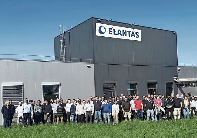 Die Von Roll AG heisst neu Elantas Europe AG: Die für die Region wichtigen Arbeitsplätze bleiben gesichert. Foto: zvg