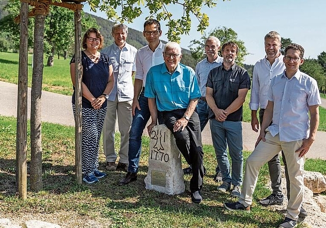 Stolz auf das Erreichte: (v.l.) Petra Hellemann vom BLW, Remo Breu vom Zentrum Ebenrain, Regierungsrat Thomas Jourdan, Altgemeindepräsident Dieter Wissler, Andreas Bubendorf vom Zentrum Ebenrain, Thomas Niggli und Rolf Riechsteiner von BSB+Partner u