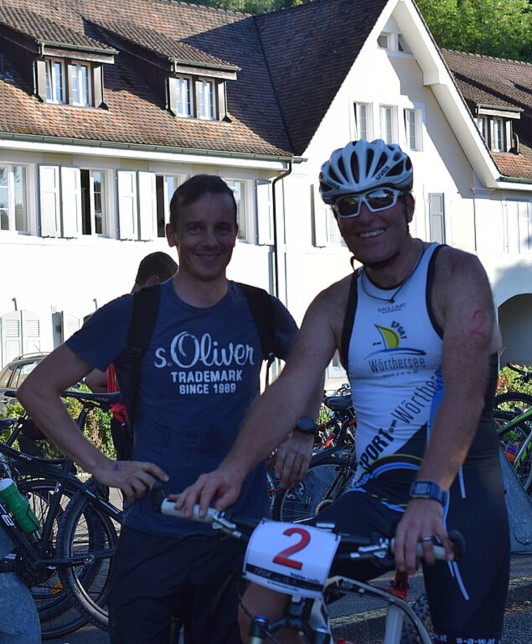 Sportler: Roy Senn aus Birsfelden und Marco Auderset aus Riehen wissen die Angebote in Laufen zu schätzen, kommen zum Training und absolvierten am Samstag den Triathlon des Schwimmklubs Laufen. Foto: Bea Asper