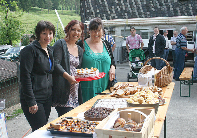 Drei der Kuchenbäckerinnen:  Corinne Mendelin, Seewen, Barbara Balzli, Gempen, und Christina Vögtli, Hochwald (v. l.).