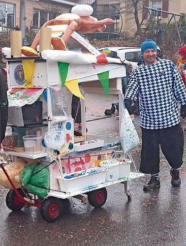 Der Hausrat fährt mit: Schyssdräggziigli.