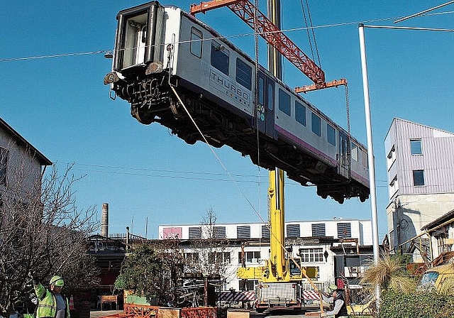 Nach 15 Jahren Stand 15 Minuten Flug: Die Fahrbar am Dienstag. Foto: Axel mannigel