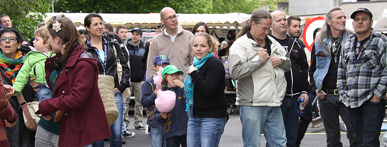 Anregender Mix: Am Breitenbacher Pfingstmarkt findet jeder sein Glück. Foto: Gini Minonzio