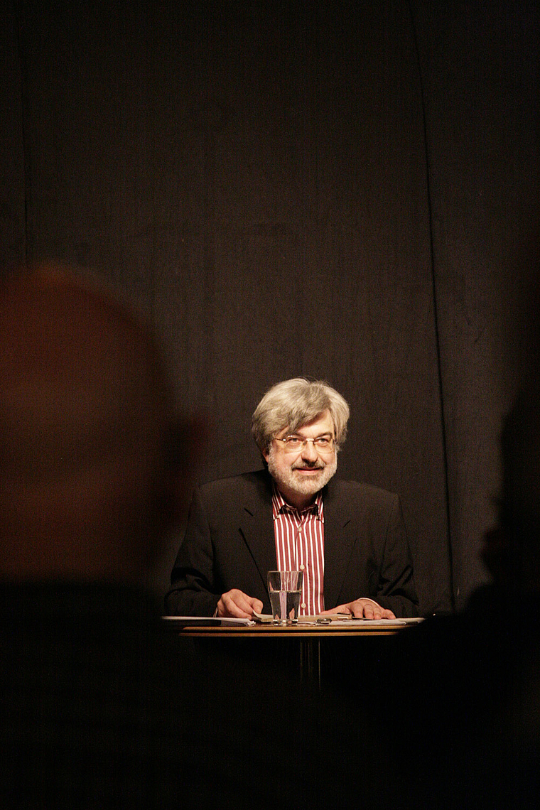 Buchstabendompteur: Thomas Brunnschweiler am letzten Freitag im NTaB. Foto: L. Hausendorf