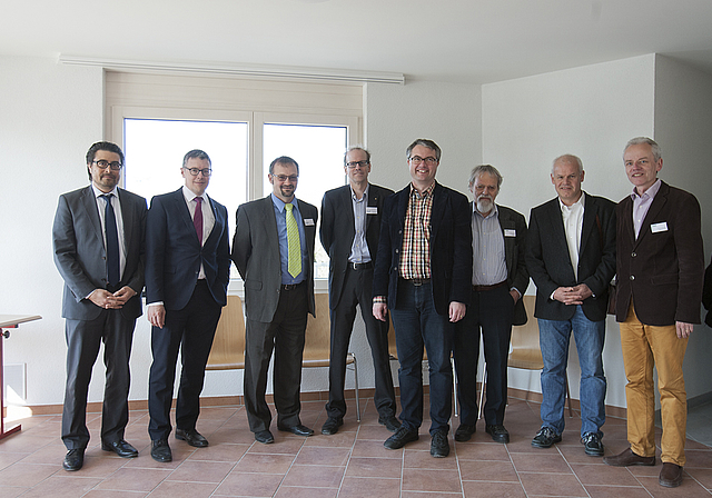Die Initianten: (v. l.) Alex Gaugler + Stefan Lehmann (UBS Basel), Mathias Forster (Geschäftsführer und Vizepräsident Stiftung Trigon), John C. Ermel (Präsident Stiftung Trigon und Architekt), Dr. Remo Ankli (Regierungsrat Kanton Solothurn), Rein