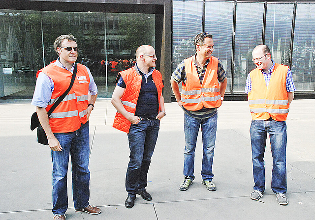 Standen Red und Antwort: Alex Mühlemann, Projektleiter; Marc G. Rueff, Leiter Mobilität, Ver- und Entsorgung; Tobias Zänglein und Urs Willimann von der ausführenden Firma Gruner AG (v. l.)  Foto: Thomas Brunnschweiler