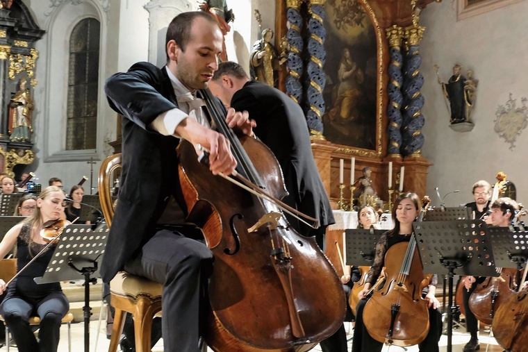 Ein Hörgenuss: Christoph Croisé glänzte auf seinem italienischen Cello von 1680.Foto: Thomas Brunnschweiler
