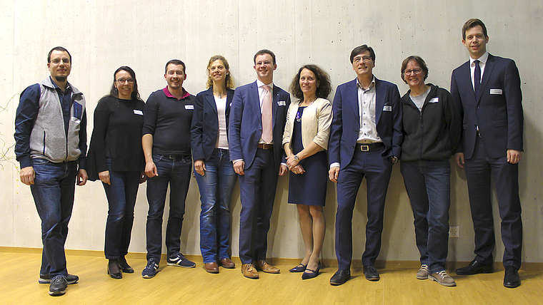 Hat Grund zur Freude: Der AGIV-Vorstand mit Lukas Haas (neu), Claudia Meier, Markus Sommerer, Vera von Rotz, Präsident Philipp Hägeli, Monika Strobel, Philippe Wälle, Andrea Hänggi und Christoph Huber (v. l.). Foto: Axel Mannigel