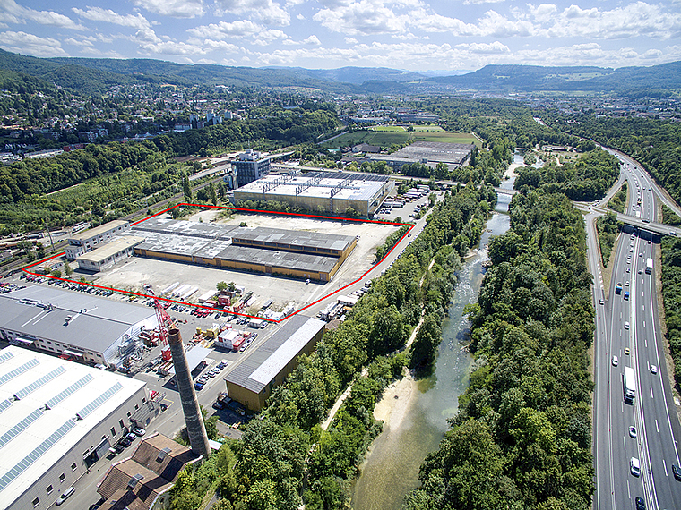 Arealentwicklung im ganz grossen Stil: Das ehemalige ABB-Gelände (in der Karte rot umrahmt) möchte die Uptown Basel AG ab Ende 2017 in einen Standort für Hightech-Industrie verwandeln. Foto: ZVG