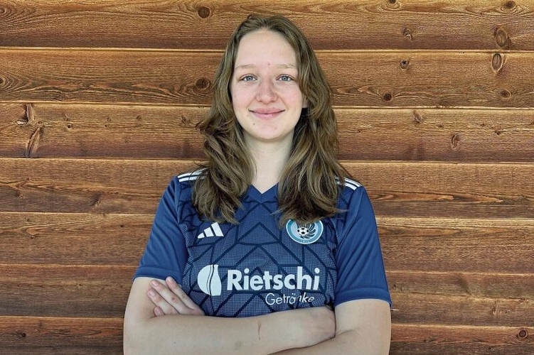 Volunteer: Carla Hagenbach hilft bei der Europameisterschaft der Frauen
an den Spielen im St.-Jakob-Park ehrenamtlich mit. Foto: zvg