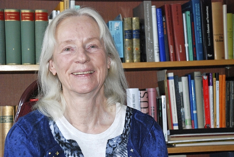 Befragt das Glück: Die bekannte Philosophin Annemarie Pieper, ehemals Professorin an der Uni Basel, moderiert die vier philosophischen Abende. Foto: Thomas Brunnschweiler