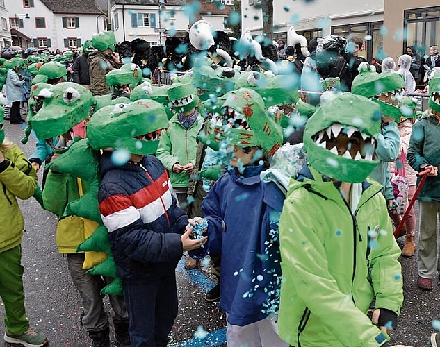 Angriffslustig: Die nächste Ladung Räppli haben diese Krokodile bereits vorbereitet.