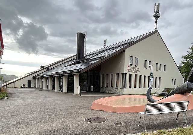 Wo soll die Verwaltung zukünftig untergebracht werden?: Die Gemeinde Hofstetten-Flüh prüft mehrere Varianten.  Foto: Bea Asper