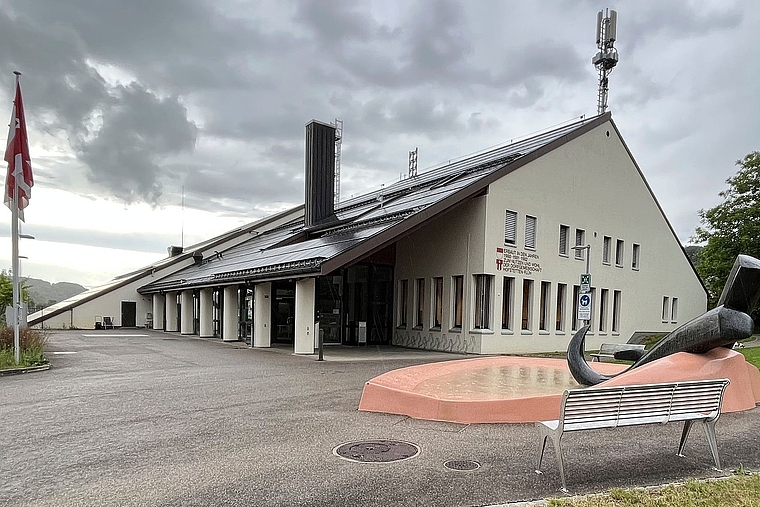 Wo soll die Verwaltung zukünftig untergebracht werden?: Die Gemeinde Hofstetten-Flüh prüft mehrere Varianten.  Foto: Bea Asper