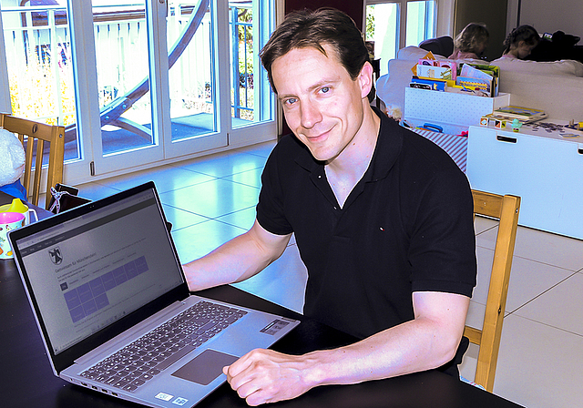 Präsentiert die neue Plattform: Sven Mathis hat www.support-muenchenstein.ch zusammen mit dem Münchensteiner
