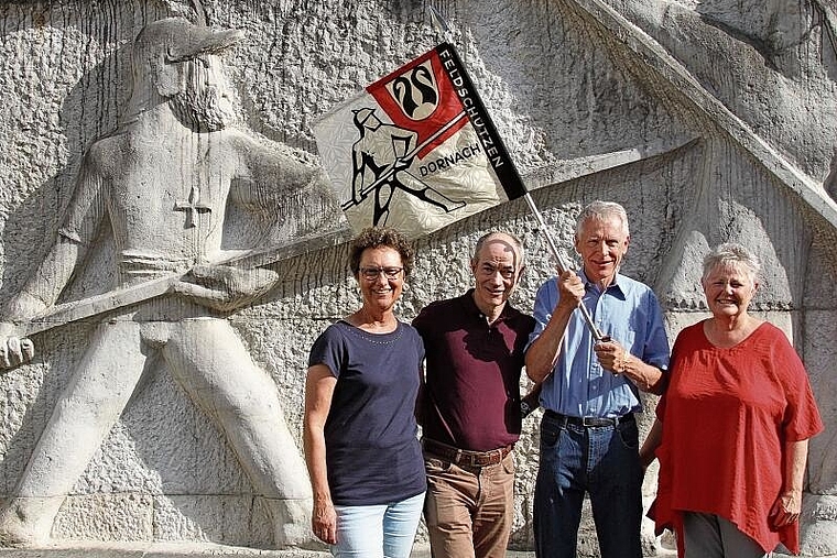 Dem Feldschützenverein seit Jahrzehnten treu verbunden: (v. l.) Eveline Wunderlin, Alexander Gasser, Donald Wunderlin
und Franziska Weiland. Foto: Florin Bürgler