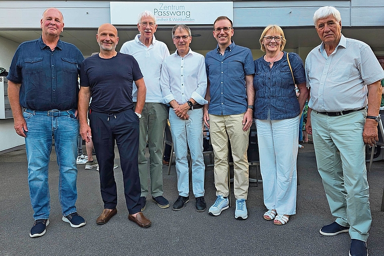 Bestehende und Neugewählte: (v. l.) Der neue DV-Präsident Hanspeter Büchler sowie die anwesenden Vorstandsmitglieder Hans Schneiter, Klaus Fischer, Präsident Dieter Künzli, Neumitglied Sebastian Schmid, Ursula Brem und Vize-Präsident Georges Th
