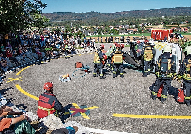 Schwerer Verkehrsunfall: Jeder und jede weiss genau, was zu tun ist. Fotos: Martin Staub