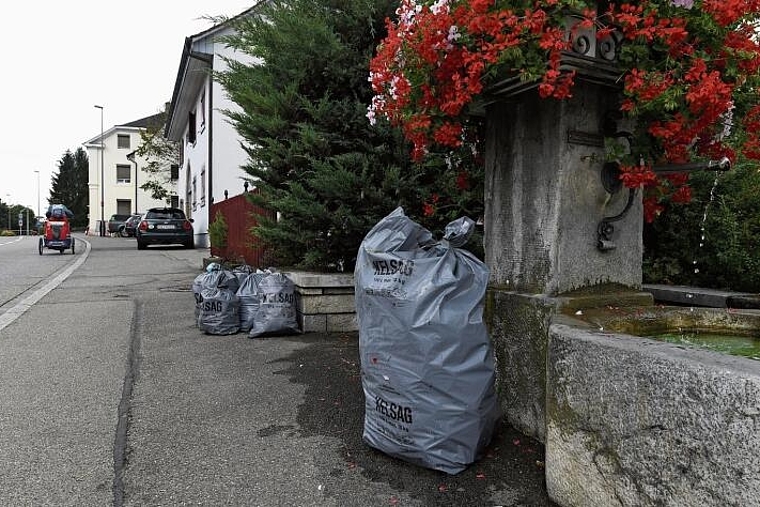 «Ungerecht»: Die Gemeinde stellt pauschal pro Unternehmung 80 Franken Kehrichtgrundgebühr in Rechnung – das stösst
Gewerbetreibenden sauer auf. Foto: Symbolbild / Juri Junkov