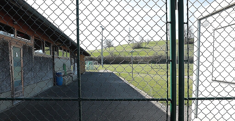 <em>Geschlossen: </em>Auch beim FC Breitenbach wurde die Sportanlage Grien bis sicher Ende April geschlossen.<em>Foto: eh-presse</em>