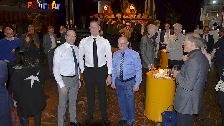 Mit Hemd und Krawatte (v. l.): Die Vorsitzenden der IVMA der letzten drei Jahre: Andreas Meier (Handelskammer beider Basel, 2016), Marc Bürgi (Chemgineering Technology AG, 2018) und Urs Küng (Würth Financial Services AG, 2017) . Foto: Thomas Kram