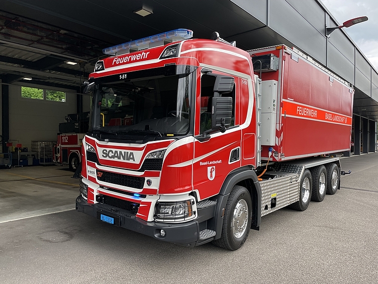 Neues Fahrzeug: Die Stützpunktfeuerwehr kann sich über ein neues Wechselladefahrzeug freuen. Foto: Thomas Immoos