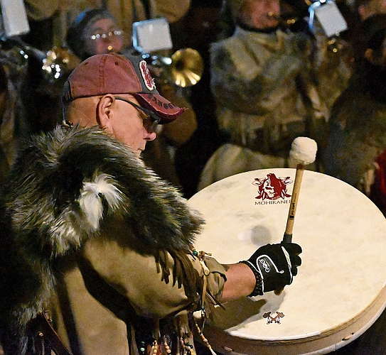 Mit Fellen und Leder: Die Mohikaner aus Basel waren zu Besuch. 