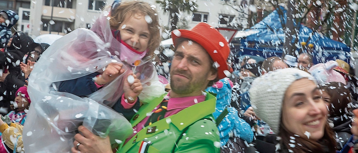 Konfettiregen: Dagegen gibt’s kein Rezept. Konfettiregen: Dagegen gibt’s kein Rezept.