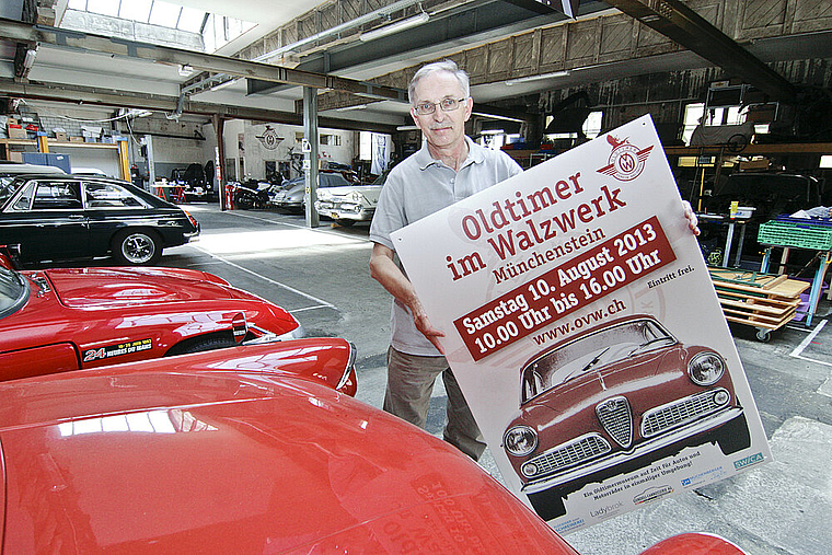 Faszination Oldtimer: Paul Kaelins Oldtimerverein Walzwerk lädt am Samstag wieder zum grossen Stelldichein der Oldtimer auf dem Münchensteiner Walzwerkareal, wo mehrere hundert Veteranen erwartet werden. Foto: Lukas hausendorf