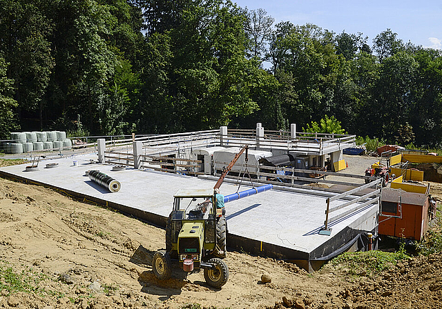 Stillstand statt Aufbruch: Die Bauarbeiten auf dem Ponyhof kommen seit Wochen einfach nicht vom Fleck.  Foto: Heiner Leuthardt