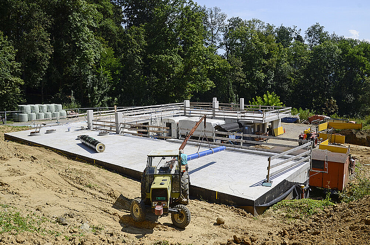 Stillstand statt Aufbruch: Die Bauarbeiten auf dem Ponyhof kommen seit Wochen einfach nicht vom Fleck. Foto: Heiner Leuthardt