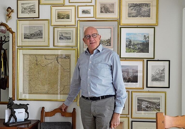 Der Herr der Bilder : Auch in seinem Zuhause zeigt sich Felix Brodbecks Leidenschaft für Bilder und Geschichte. Foto: Mirjam Sinniger
