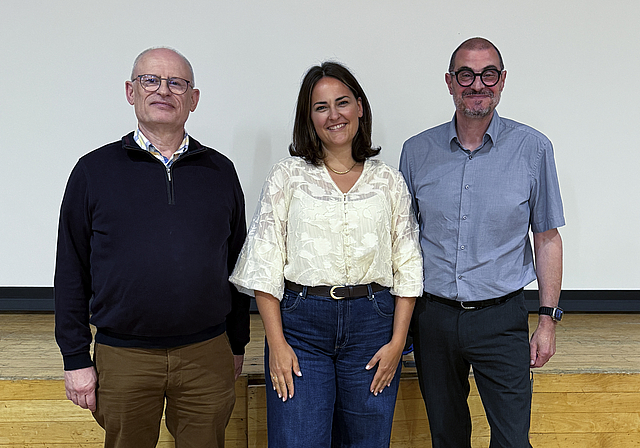 Veränderung: Gemeindepräsident Ermando Imondi (r.) verabschiedete Finanzverwalter Michael Schiener und begrüsste die neue Gemeindeverwalterin Julia Bircher. Foto: Gaby Walther